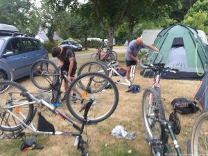 Entretien des vélos à l'étape